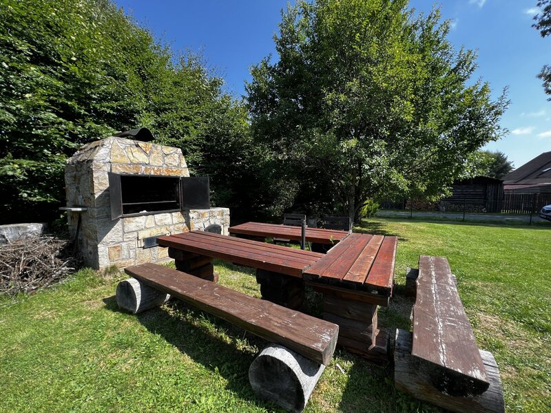 INVESTIČNÍ NEMOVITOST – PENZION SE 6 APARTMÁNY V TURISTICKÉ OBLASTI U LIPNA