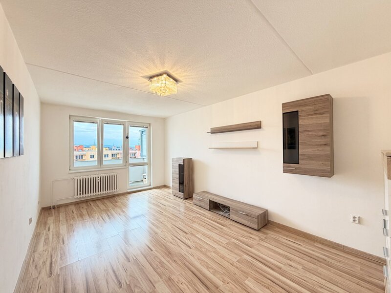 PRONÁJEM PROSTORNÉHO BYTU 3+1 S LODŽIÍ, UL. K. ŠTĚCHA, ČESKÉ BUDĚJOVICE