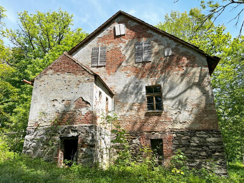 Rodinný dům 5+1, 251 m² podlahové plochy, pozemek 4 779 m² – Jindřichova Hora