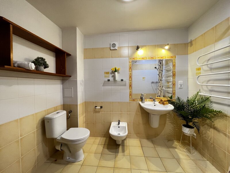 Investiční příležitost! Dům se 6 apartmány u Lipna.