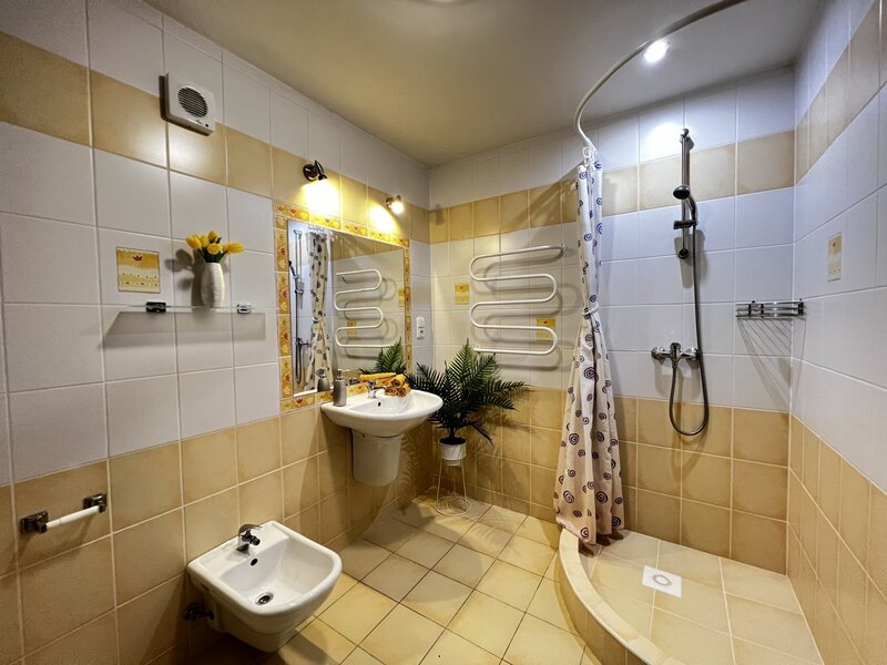 Investiční příležitost! Dům se 6 apartmány u Lipna.