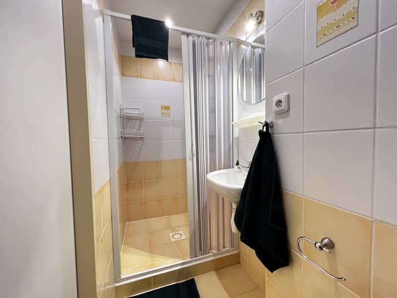 Investiční příležitost! Dům se 6 apartmány u Lipna.