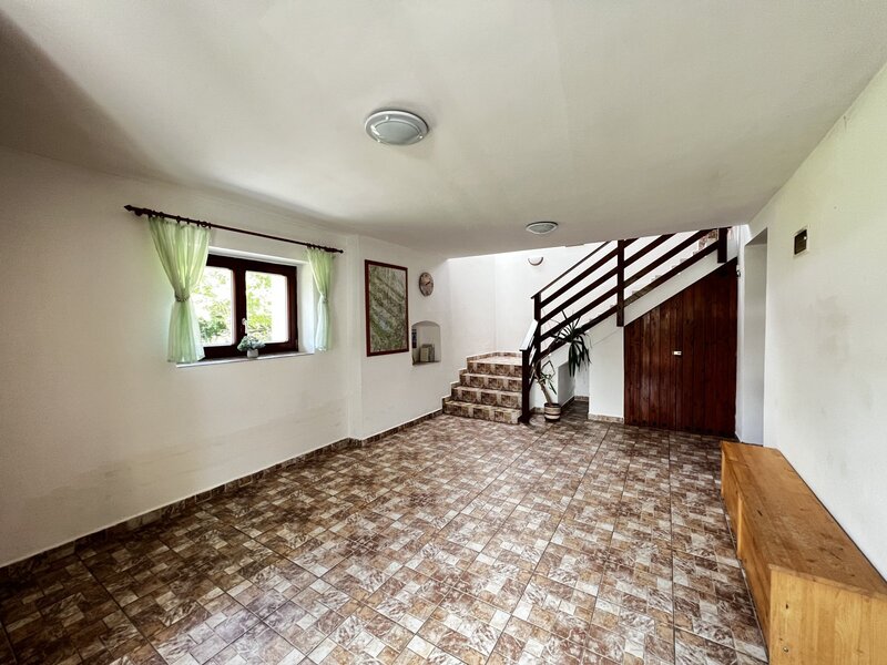 Investiční příležitost! Dům se 6 apartmány u Lipna.