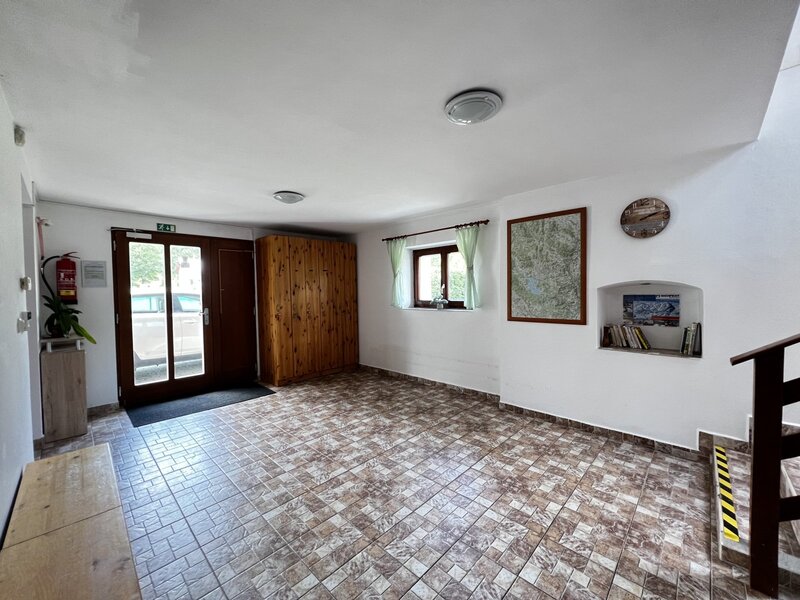 Investiční příležitost! Dům se 6 apartmány u Lipna.
