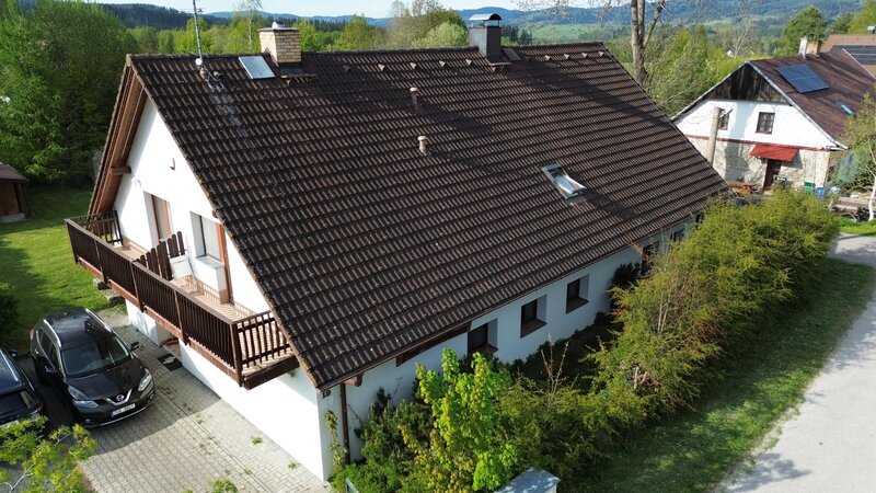 Investiční příležitost! Dům se 6 apartmány u Lipna.