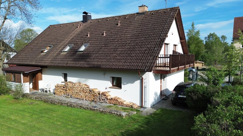 Investiční příležitost! Dům se 6 apartmány u Lipna.
