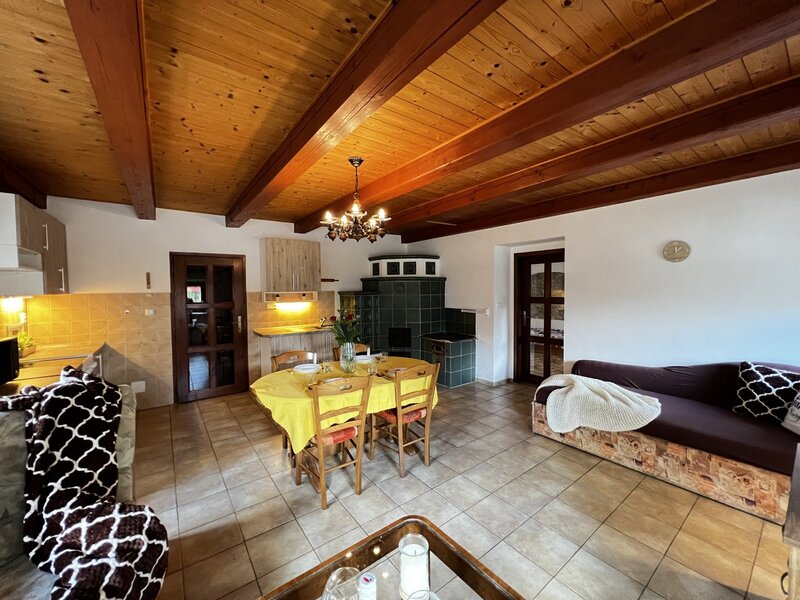 Investiční příležitost! Dům se 6 apartmány u Lipna.