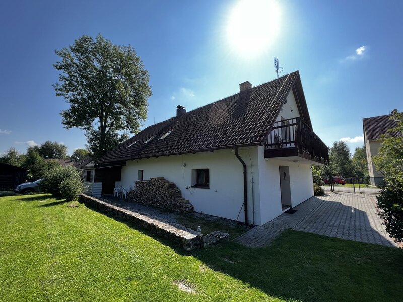 Investiční příležitost! Dům se 6 apartmány u Lipna.