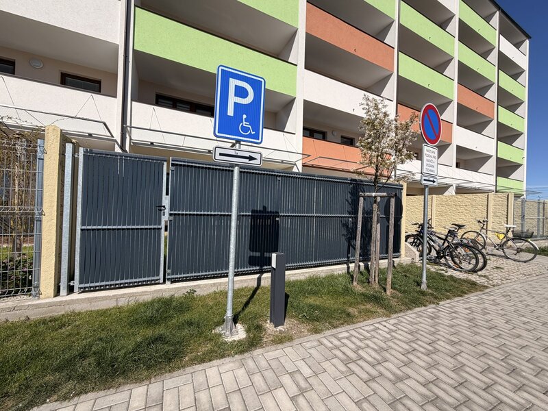 BYT 2+KK SE ZAHRADOU, TERASOU A PARKOVACÍM STÁNÍM – WILLOW RESORT, ČESKÉ VRBNÉ