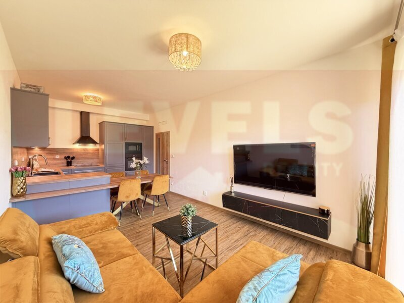 BYT 2+KK SE ZAHRADOU, TERASOU A PARKOVACÍM STÁNÍM – WILLOW RESORT, ČESKÉ VRBNÉ