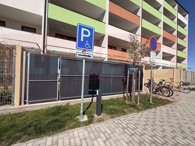 BYT 2+KK SE ZAHRADOU, TERASOU A PARKOVACÍM STÁNÍM – WILLOW RESORT, ČESKÉ VRBNÉ