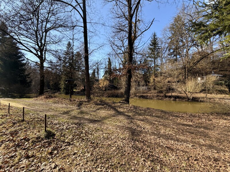 POZEMEK / CHATA U VODY V KRÁSNÉ PŘÍRODĚ – DOLNÍ STROPNICE | 220 m² | ELEKTŘINA