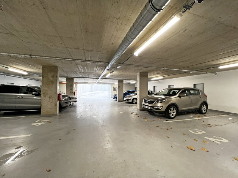 Jedinečná nabídka bytu 2+kk s velkým balkonem, vlastní garážové stání a sklep, České Budějovice